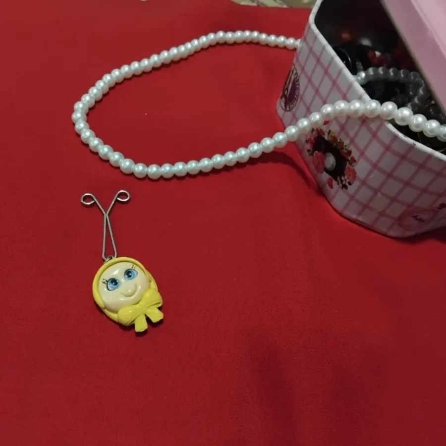 گیره های روسری طرح دختر