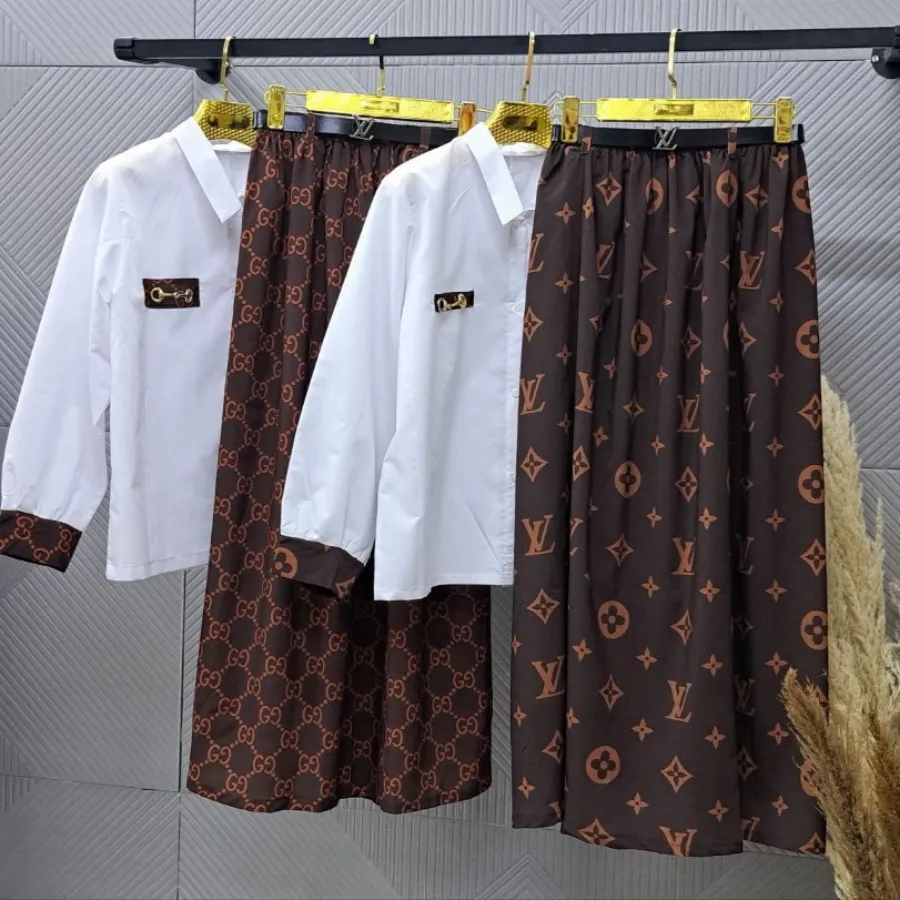 شومیز و دامن