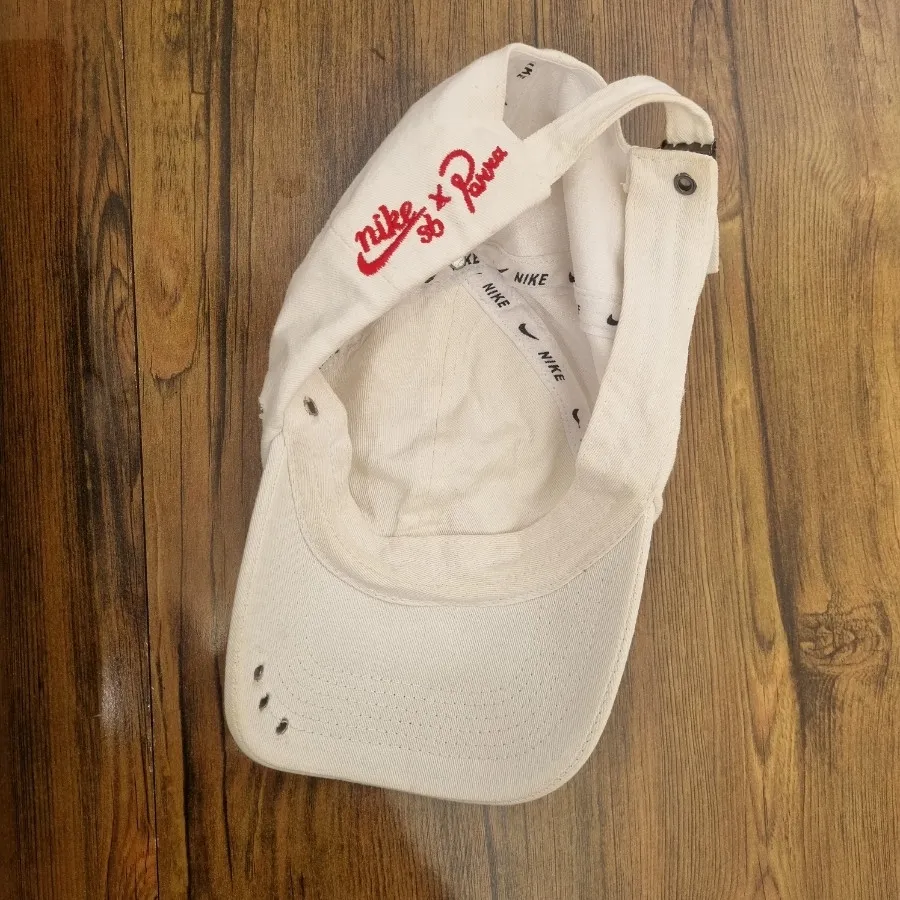 کلاه بیسبالی سفید نایک