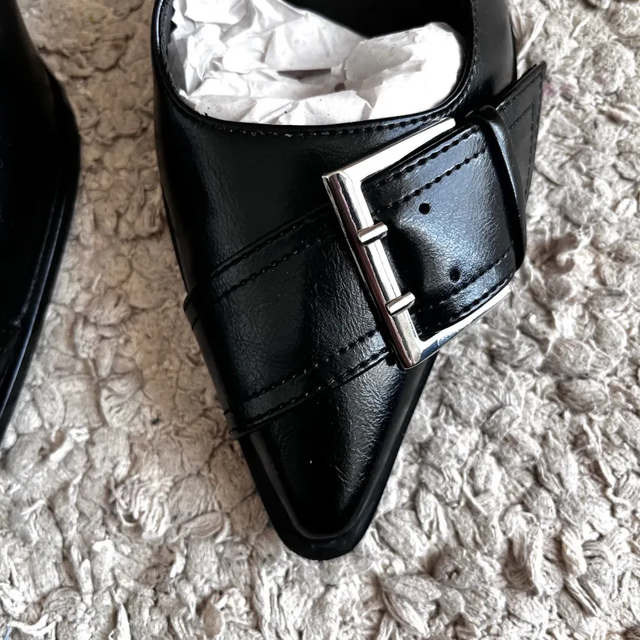 کفش مشکی استرادیواریوس