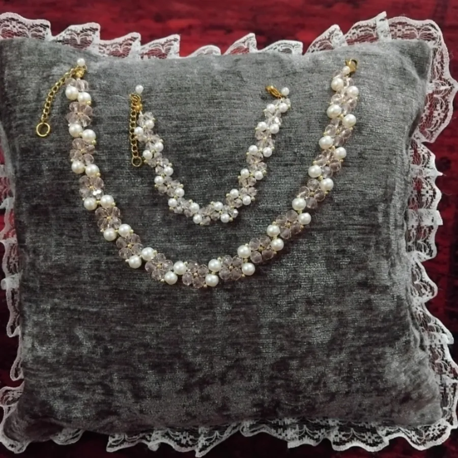 ست دستبند و گردنبند