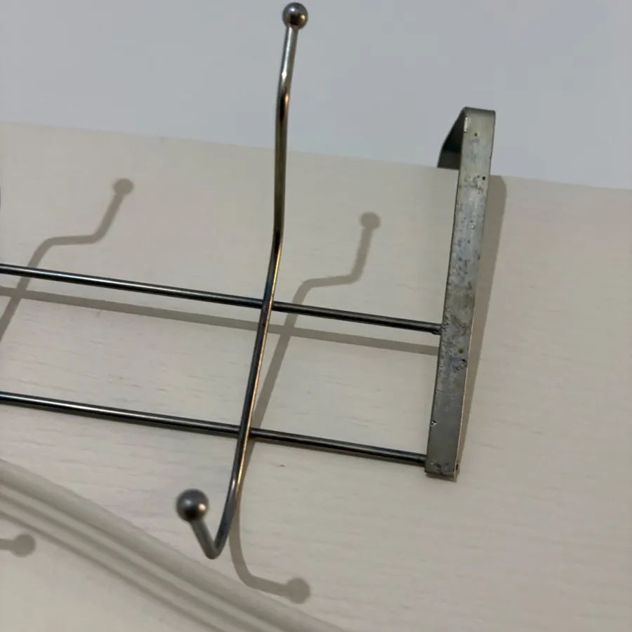 چوب لباسی پشت درب