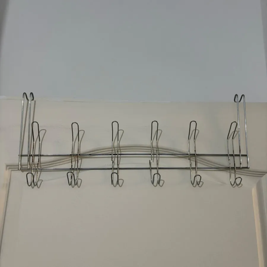 چوب لباسی پشت درب