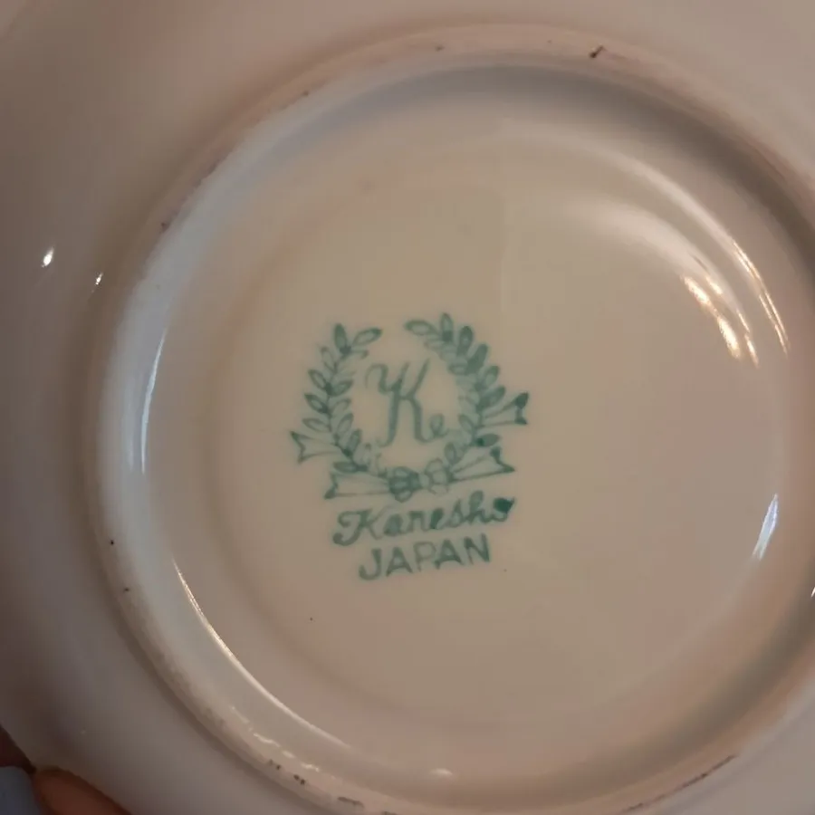 یک جفت نعلبکی قدیمی