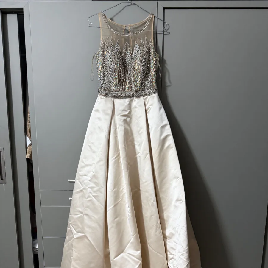 لباس نامزدی