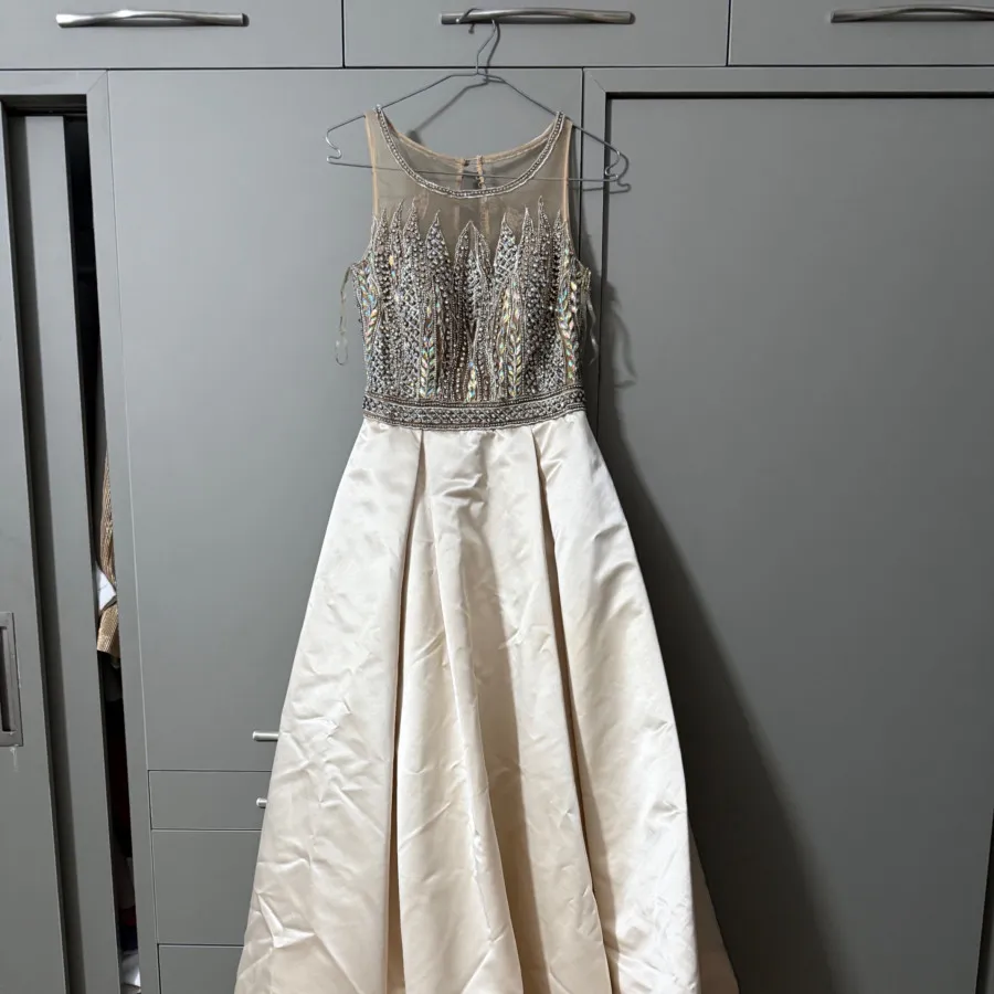 لباس نامزدی