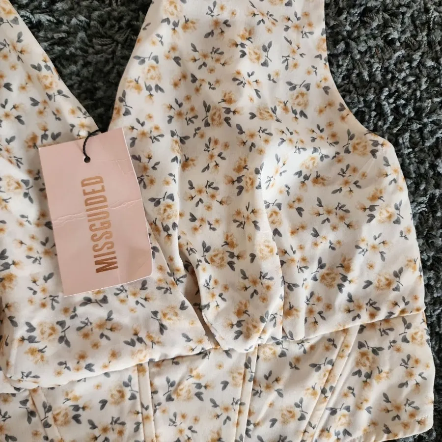 تاپ کرپ فلورال Missguided