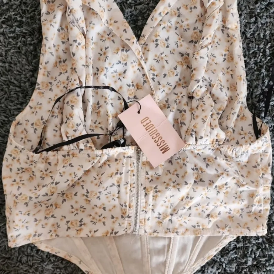 تاپ کرپ فلورال Missguided