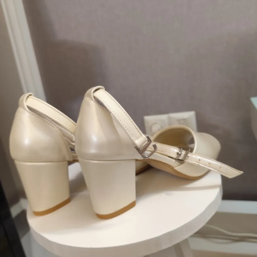 کفش روکو سفید شیری سایز36