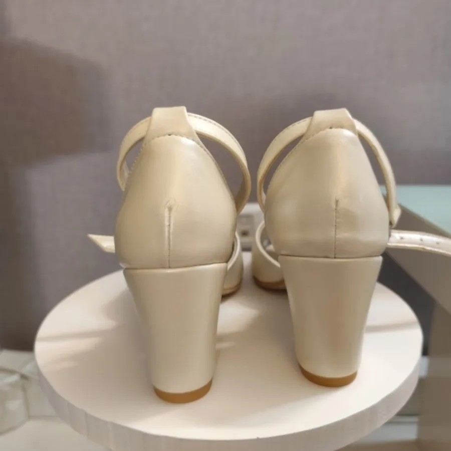 کفش روکو سفید شیری سایز36