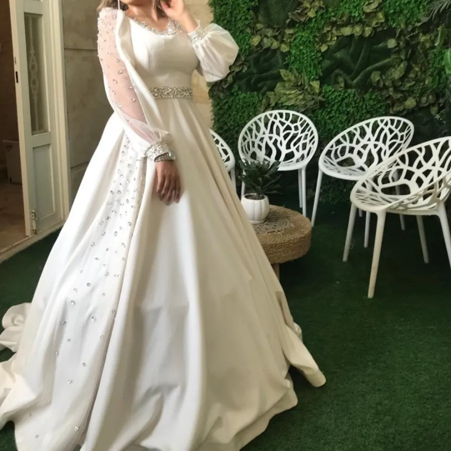 لباس عروس، عقد