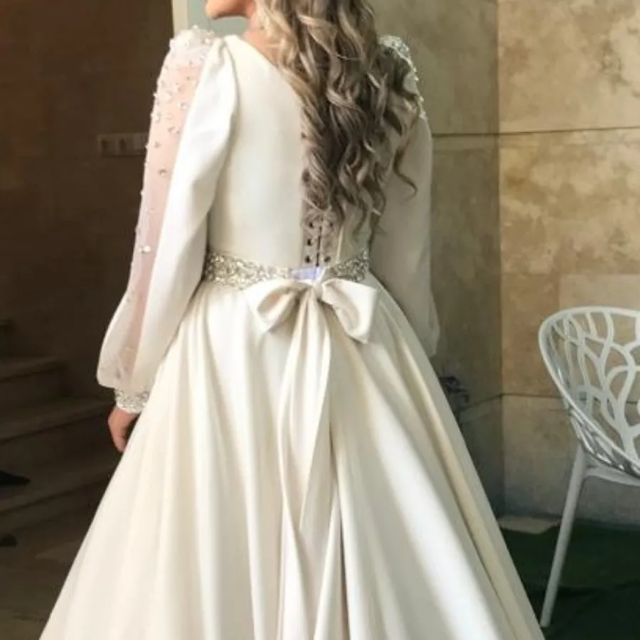 لباس عروس، عقد