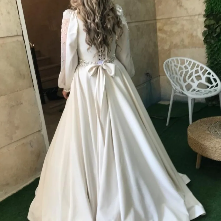 لباس عروس، عقد