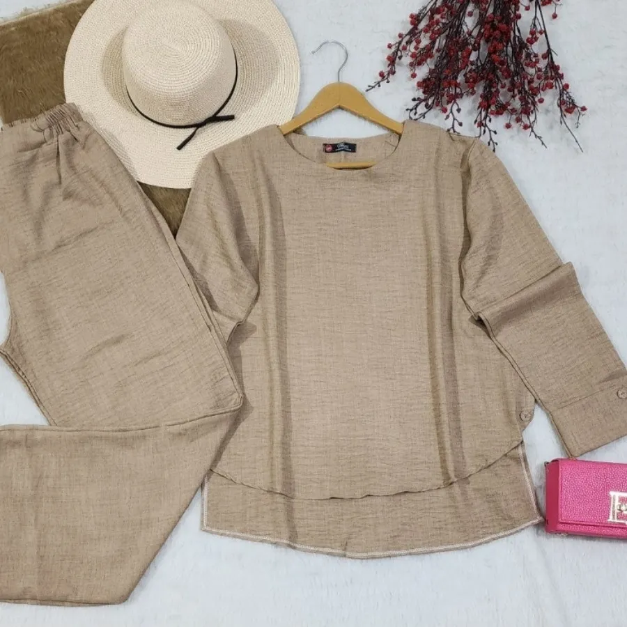 مانتوشلوارست