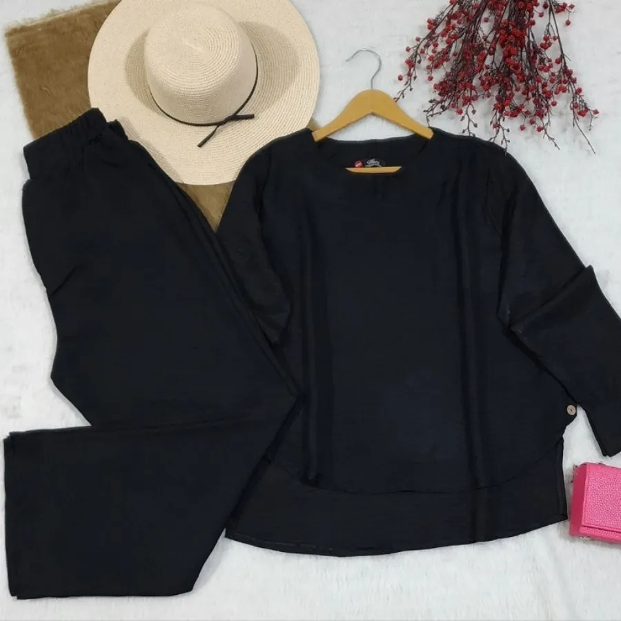 مانتوشلوارست