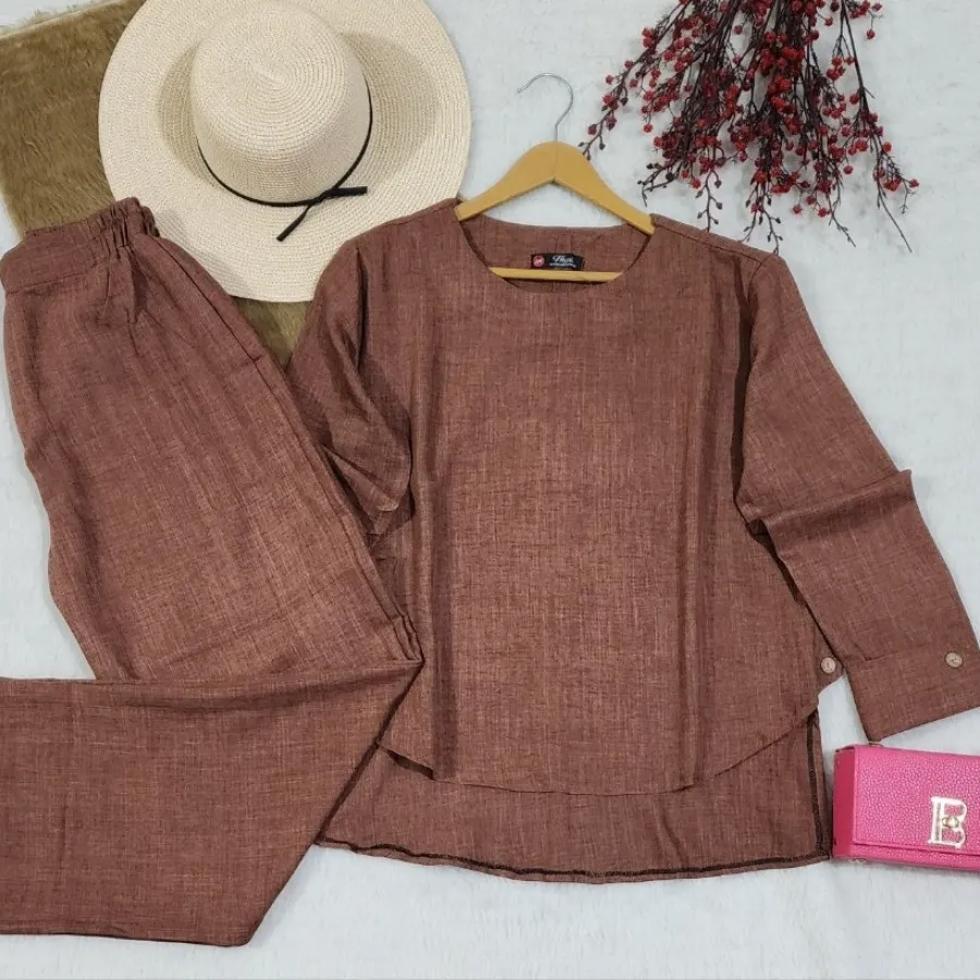 مانتوشلوارست