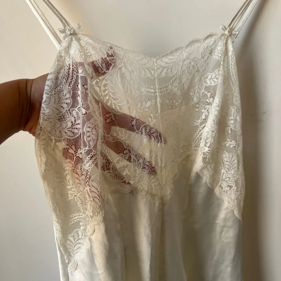 لباس زیر زنانه