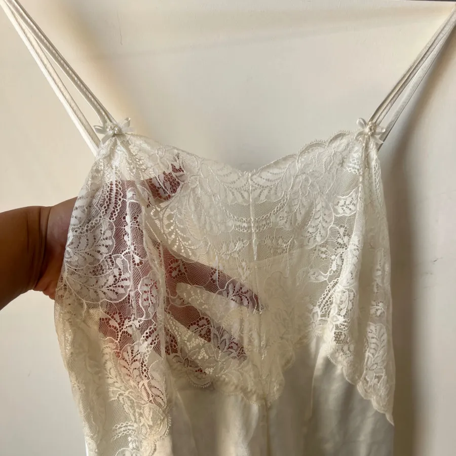 لباس زیر زنانه