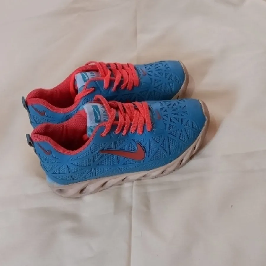 کتونی ضدآب پیاده روی کمپ