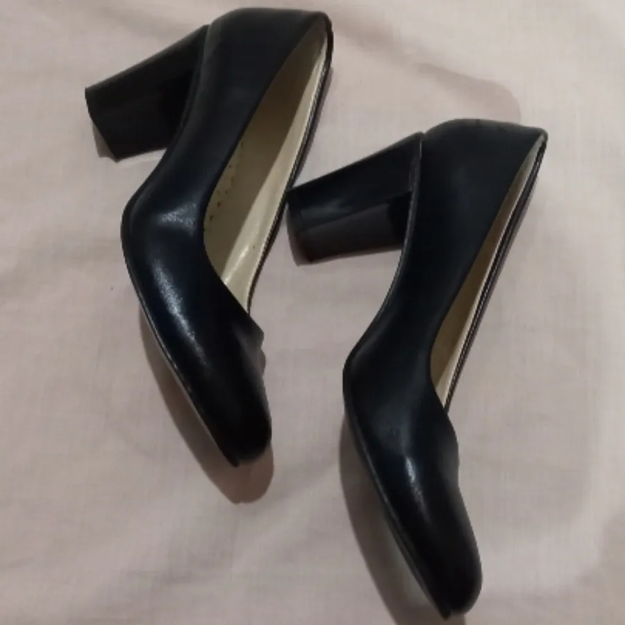 کفش چرم و پاشنه بلند ترک