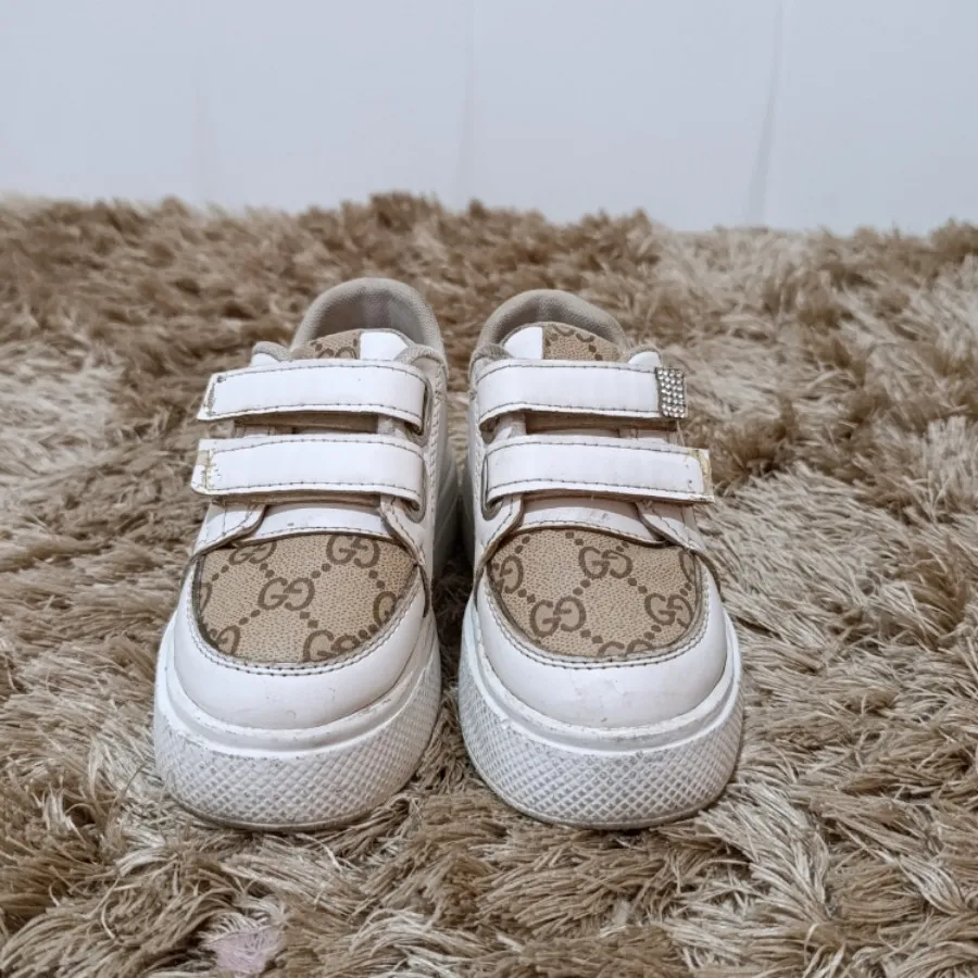 کفش اسپرت  بچگانه