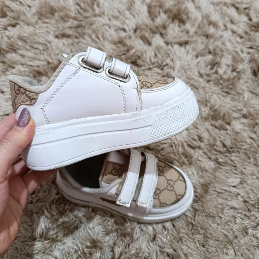 کفش اسپرت  بچگانه