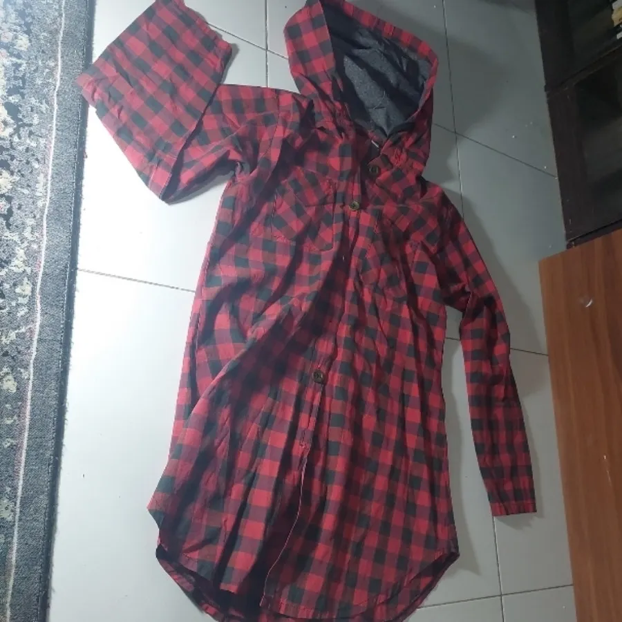 شومیزِ کلاه دار