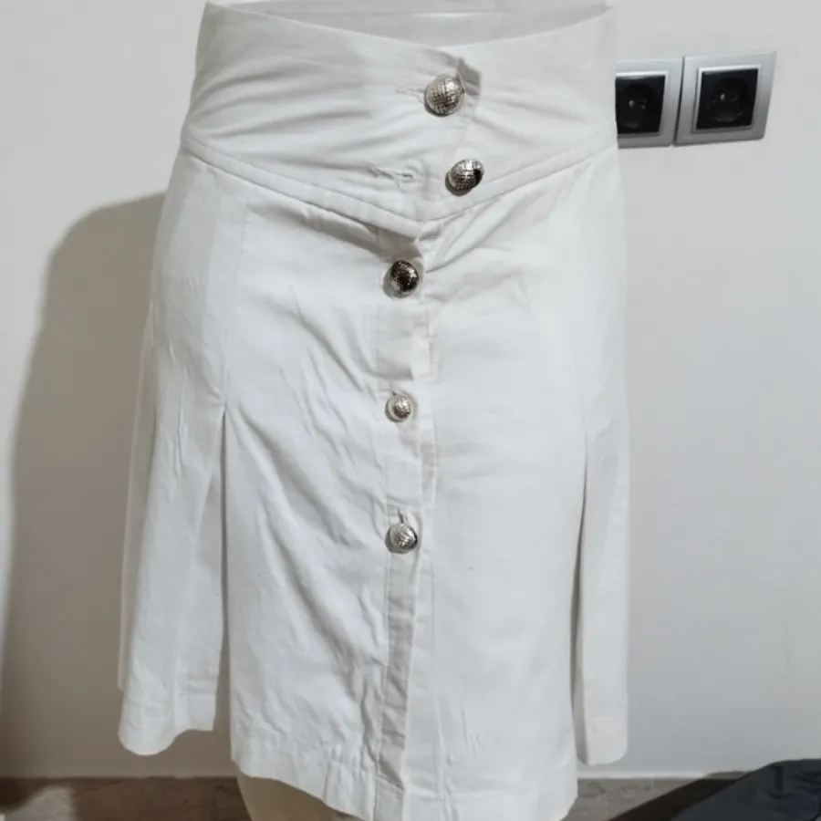 دامن مجلسی پیلی دار سفید