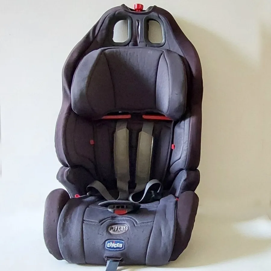 صندلی ماشین چیکو