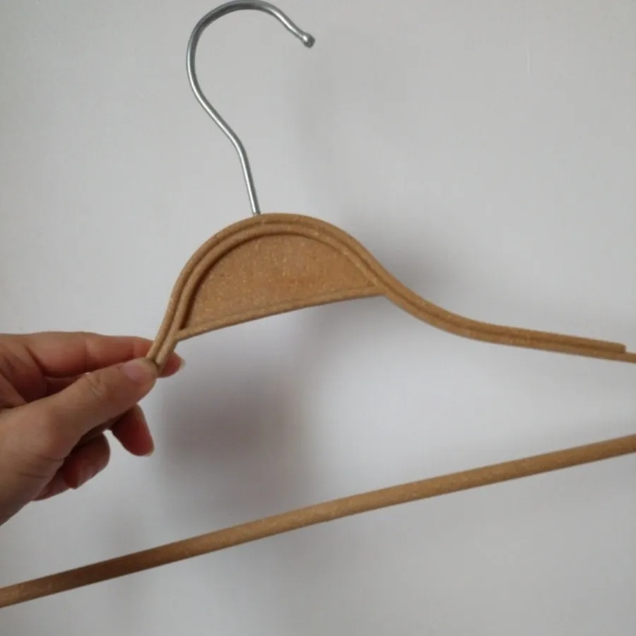 چوب لباسی طرح چوب