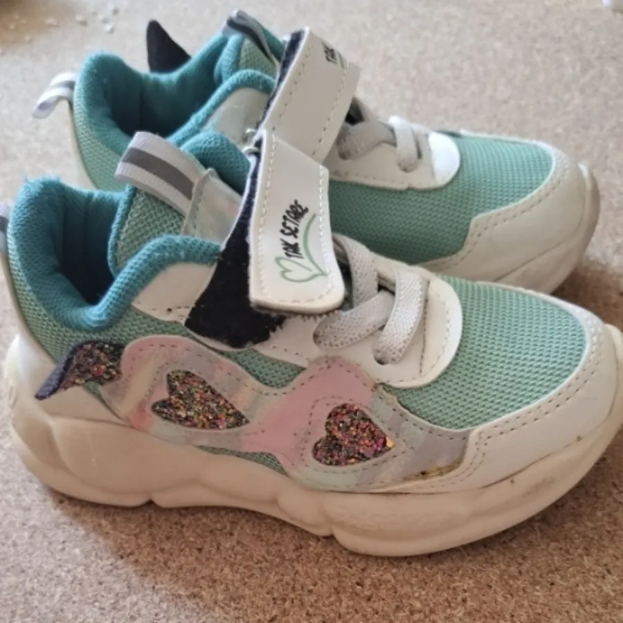 کتونی دخترانه سایز 27