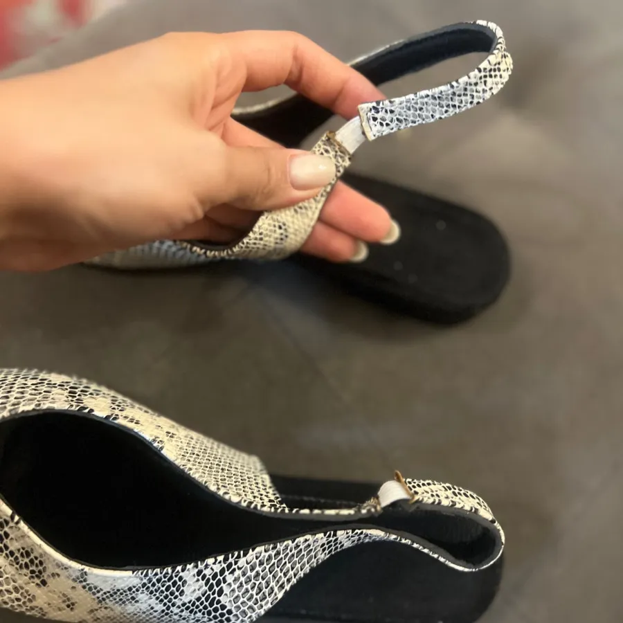 کفش چرم مصنوعی