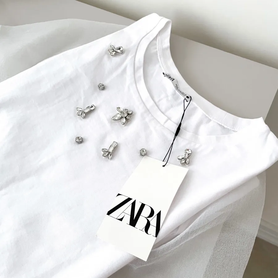 تیشرت سفید توری زارا