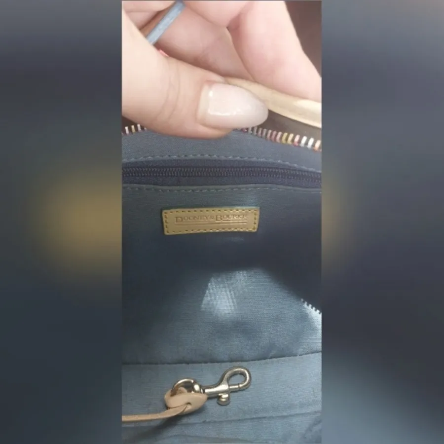 کیف برندDooney Bourke