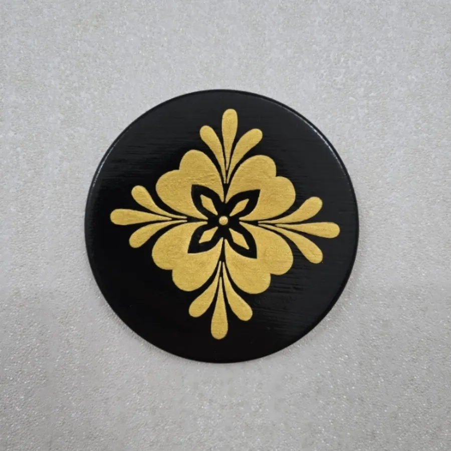 دیوارکوب سفالی مشکی طلایی