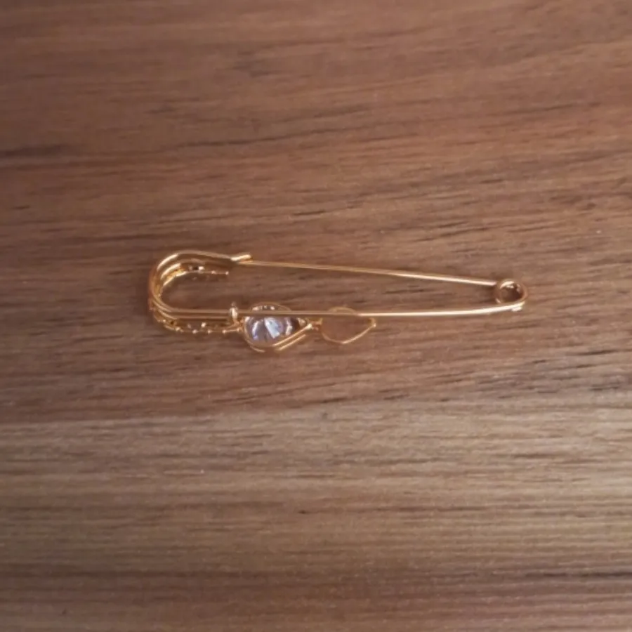 سنجاق روسری