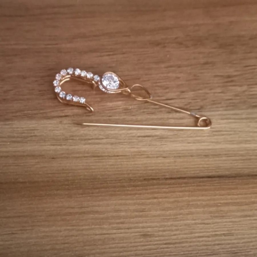 سنجاق روسری