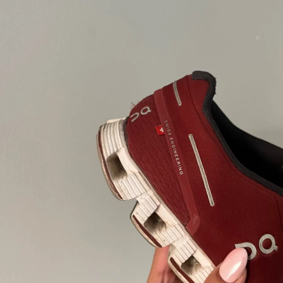 کتونی برند on