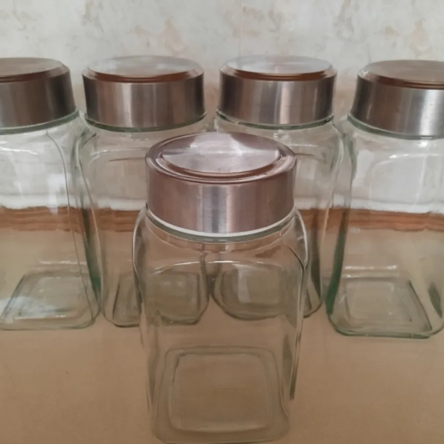 بانکه شیشه ای یکونیم لیتر