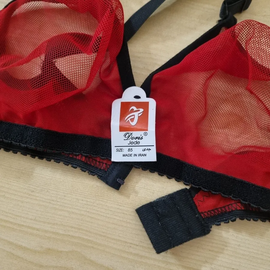 سوتین توری قرمز