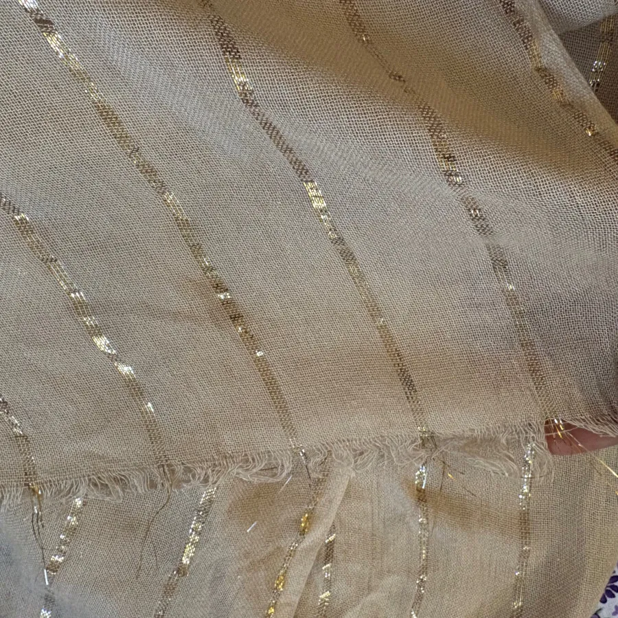 شال کرمی و طلایی