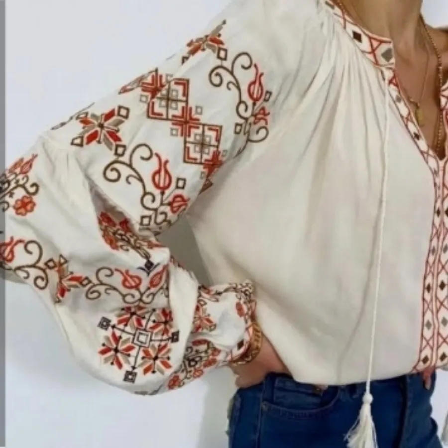 شومیز گل دوزی شده‌ ترک