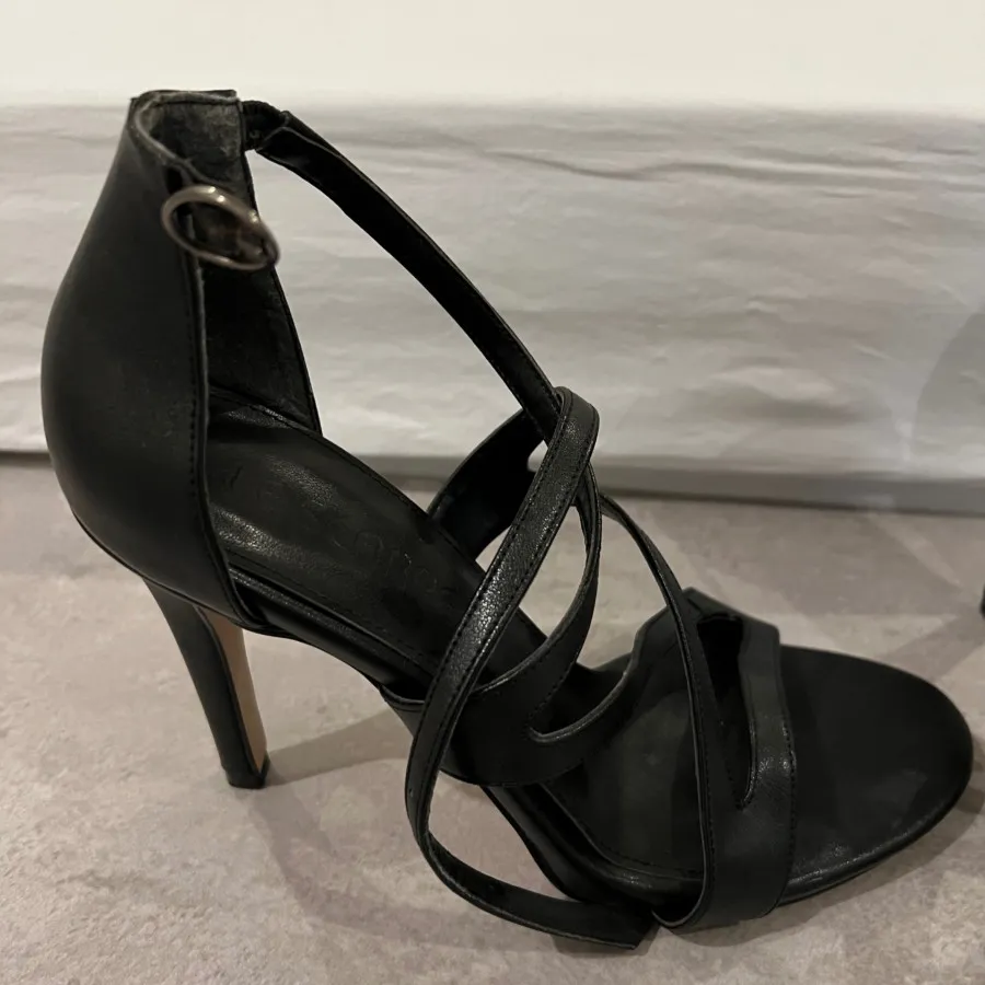 کفش مجلسی پاشنه بلند