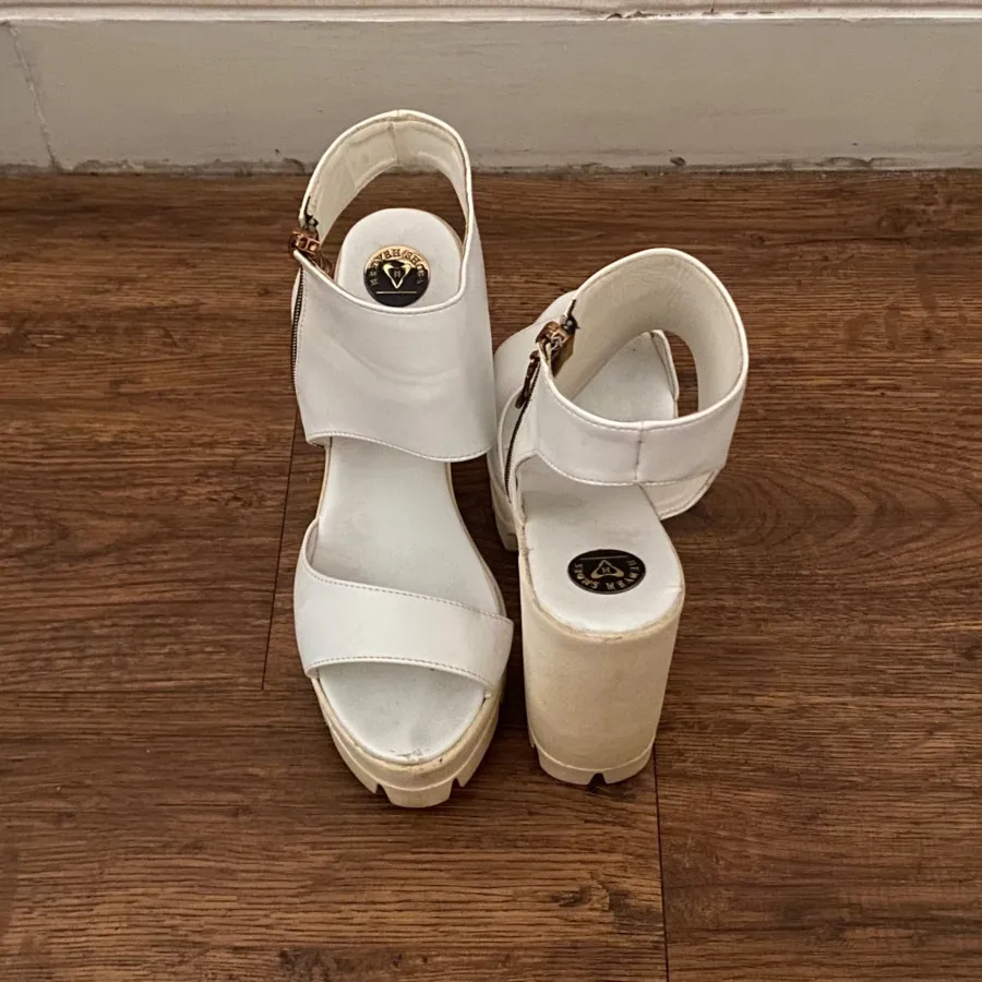 کفش پاشته بلند مجلسی