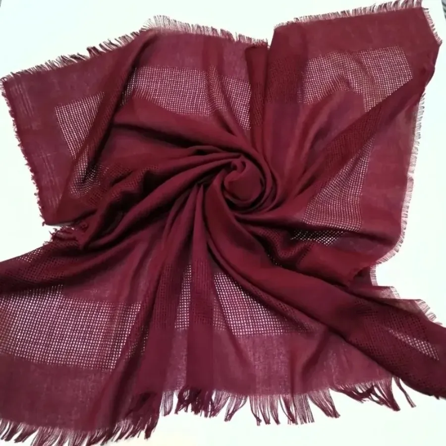 روسری زرشکی