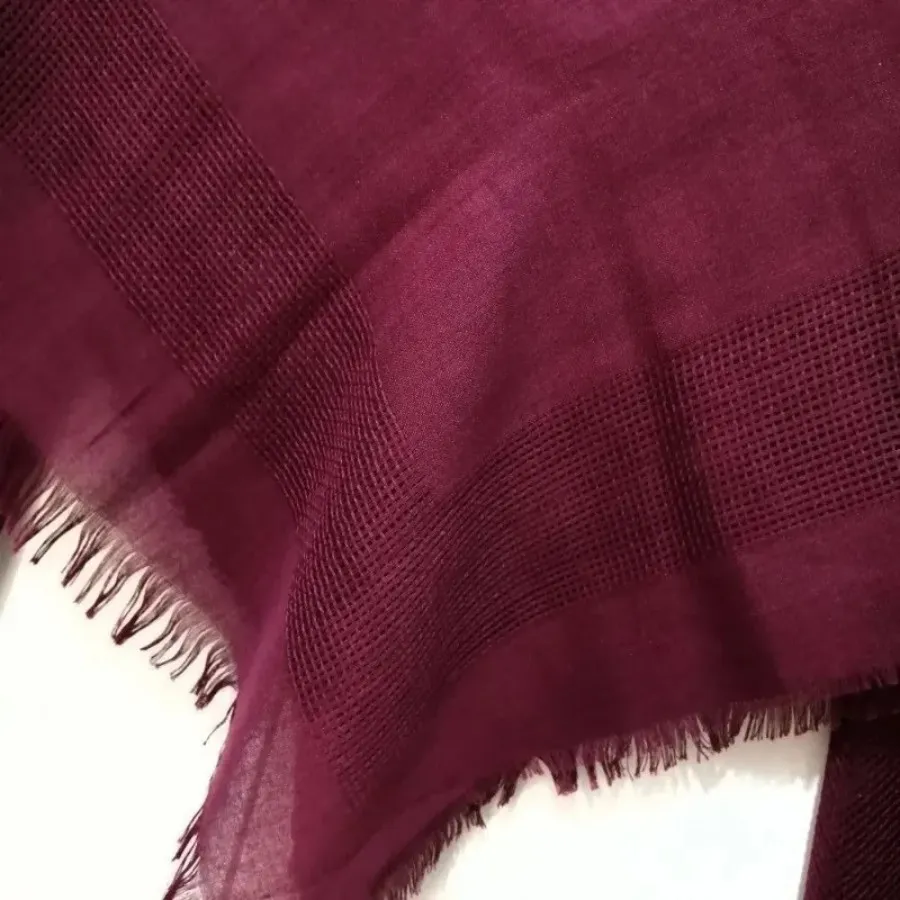 روسری زرشکی