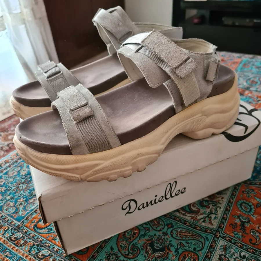 کفش تابستونی