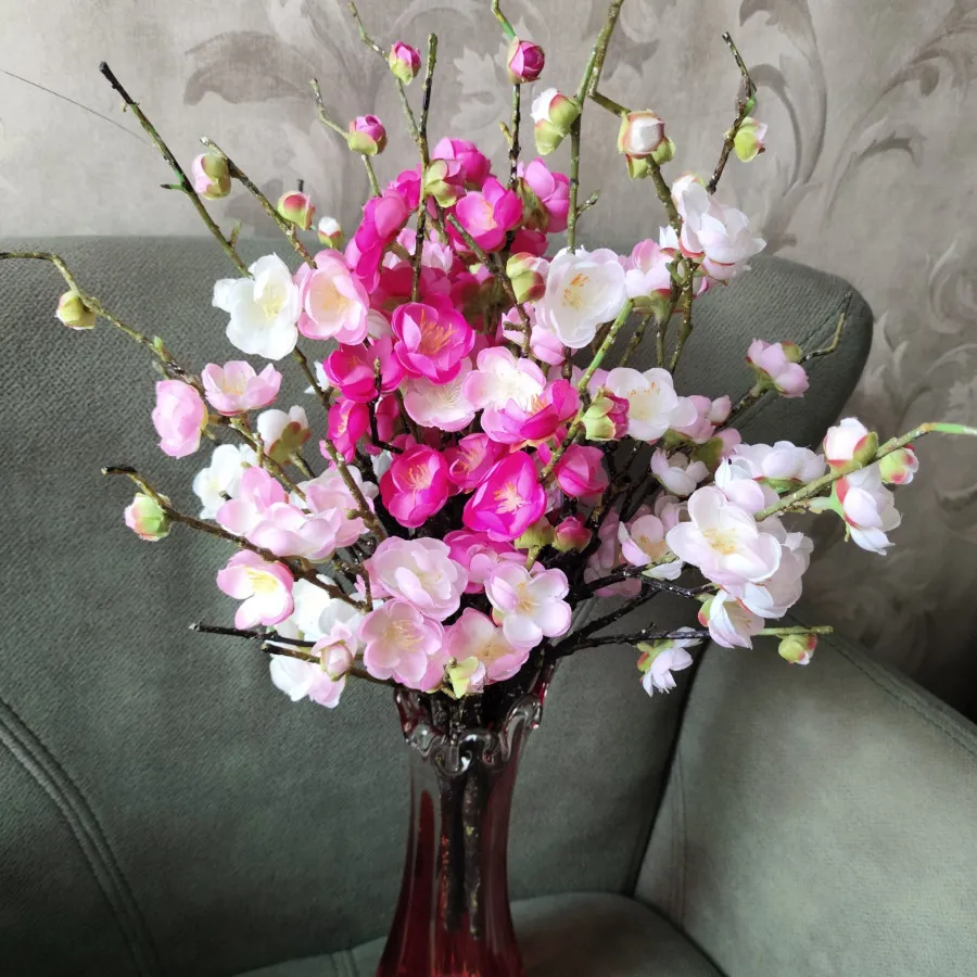 گلدان آنتیک و شکوفه