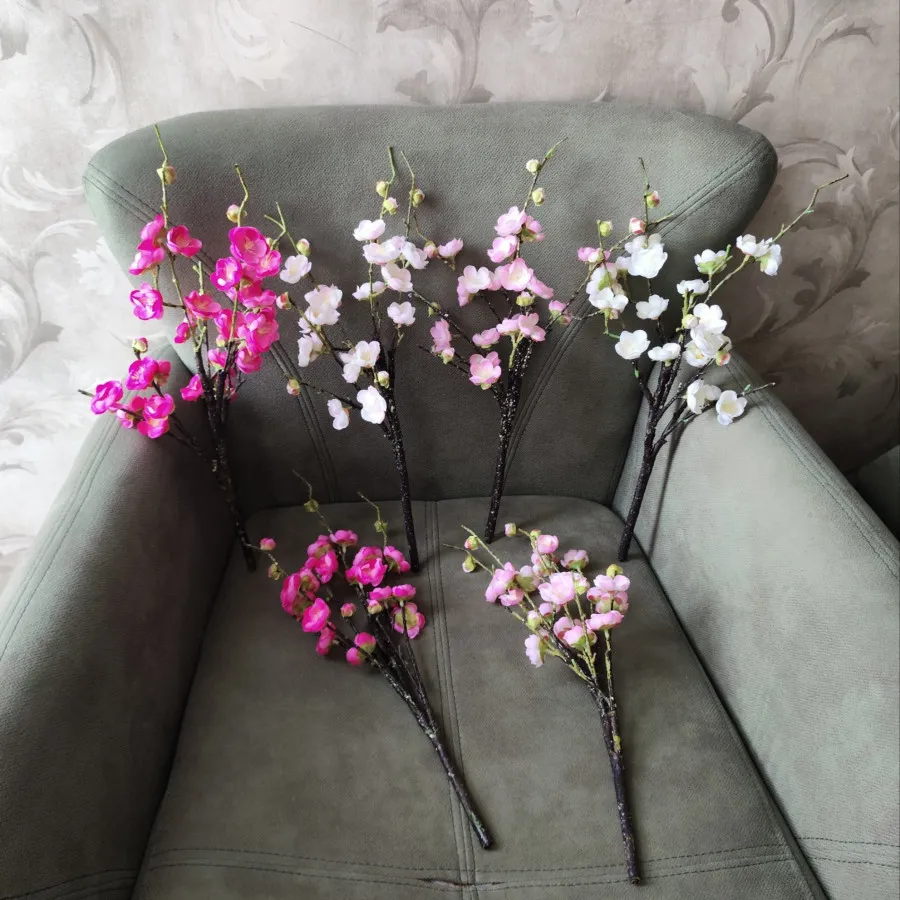 گلدان آنتیک و شکوفه