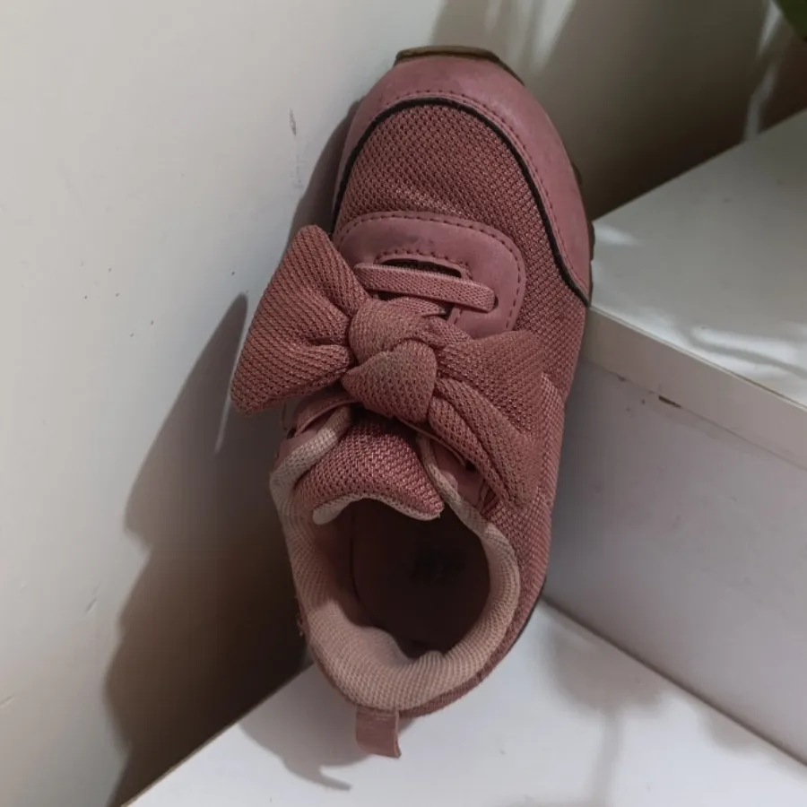 کفش HM صورتی